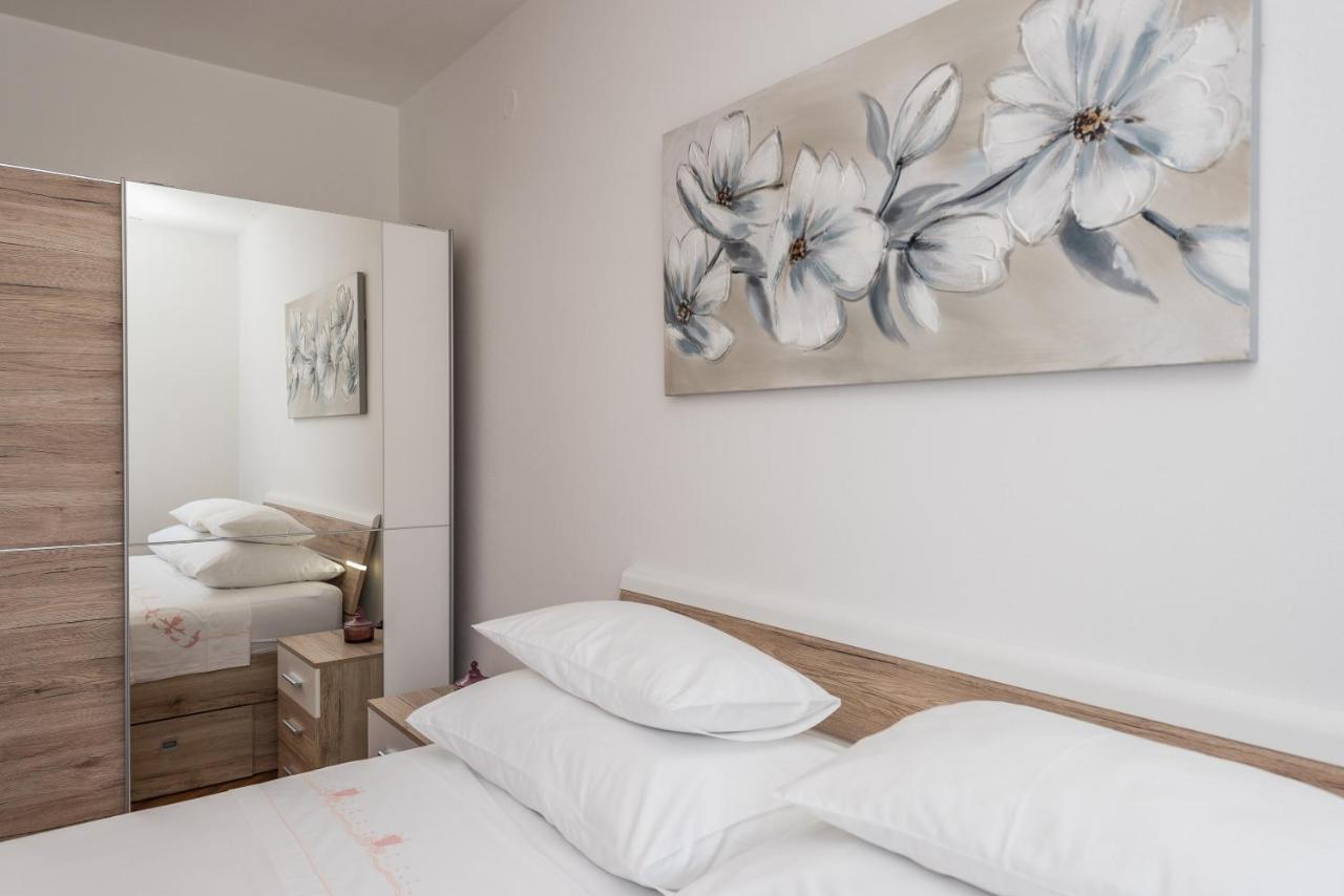 Stedi Apartment Lukoran Luaran gambar