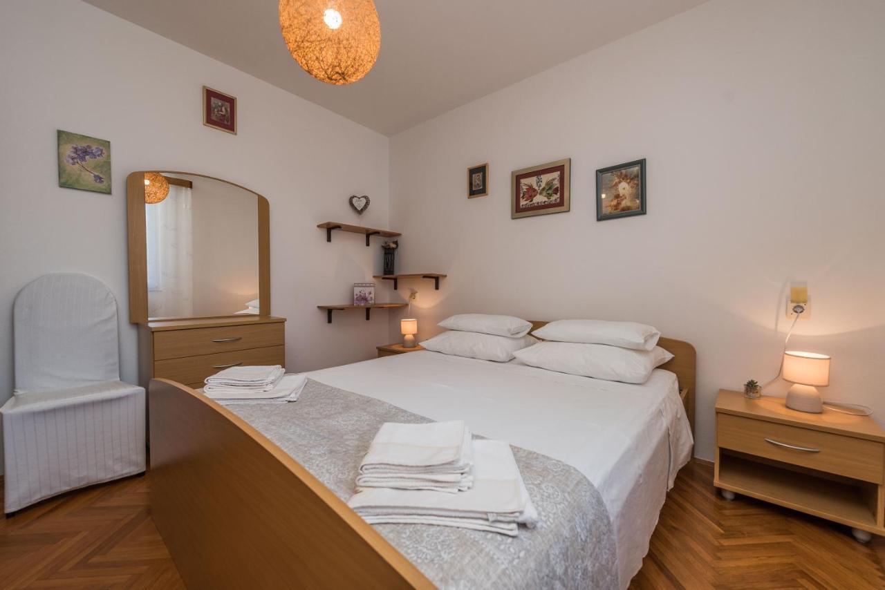 Stedi Apartment Lukoran Luaran gambar