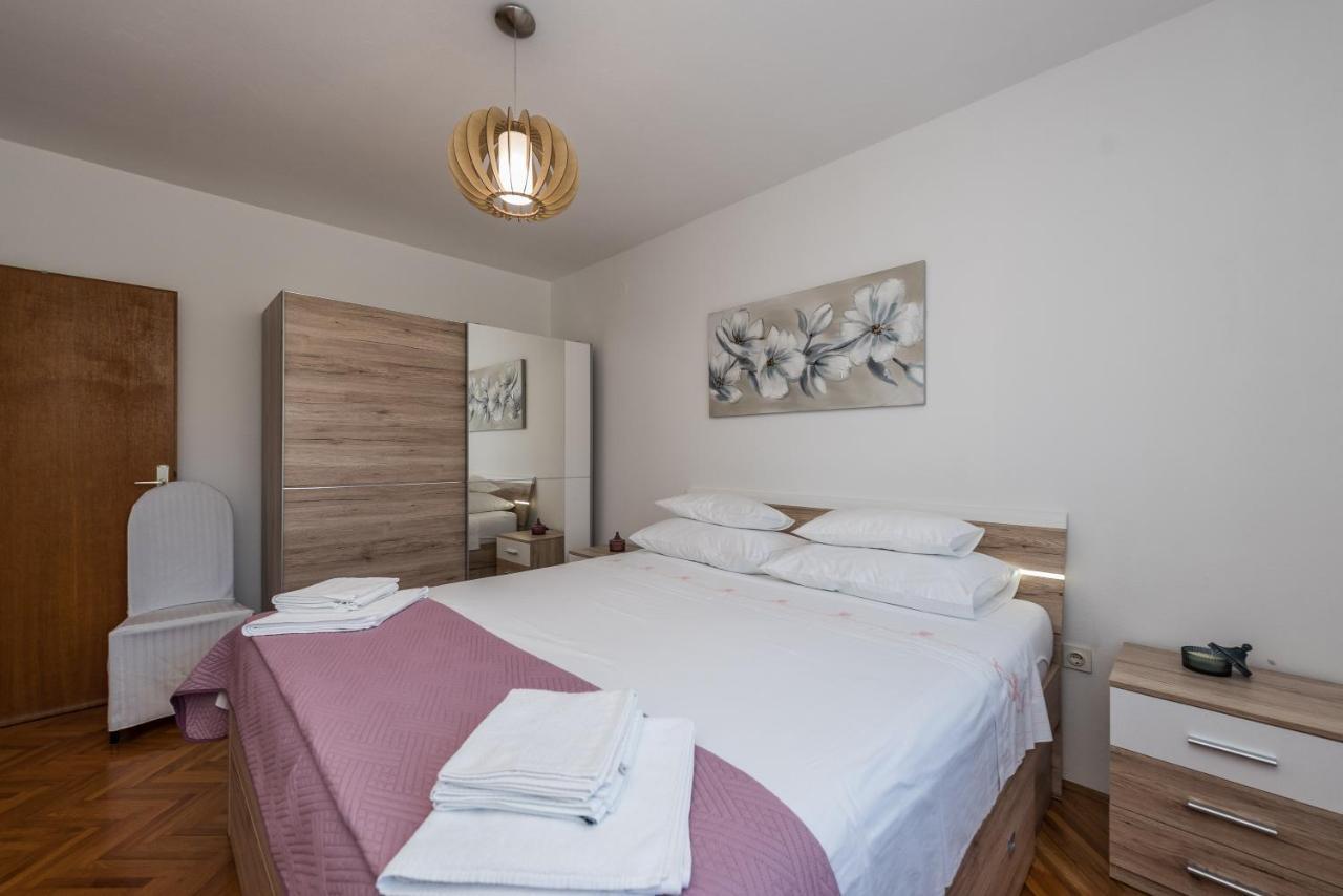 Stedi Apartment Lukoran Luaran gambar