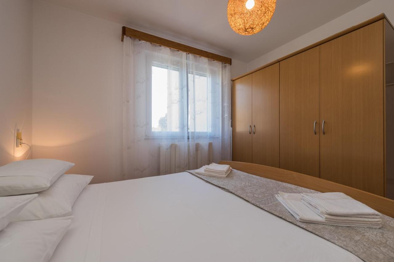 Stedi Apartment Lukoran Luaran gambar
